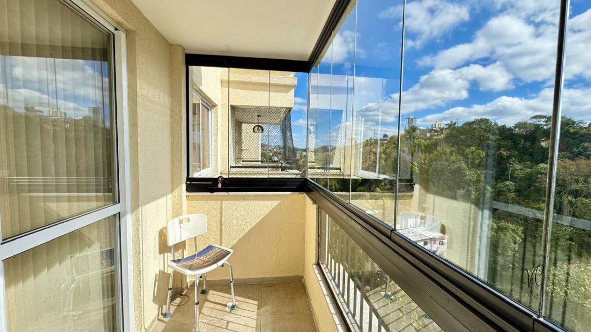 Apartamento com 2 vagas de garagem paralelas