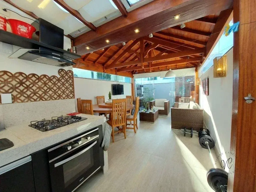 Casa duplex 3 quartos, na melhor rua do Aeroporto